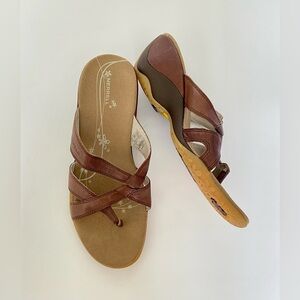 Women’s Merrell Alyssum Earth Sandals Brown Leather Comfort Slip-On‎ Size 7